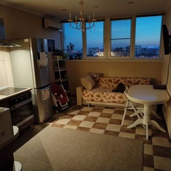 Продается 1-комнатная квартира, 47 м²