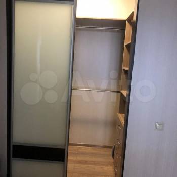 Сдается 1-комнатная квартира, 65 м²