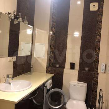 Сдается 1-комнатная квартира, 65 м²