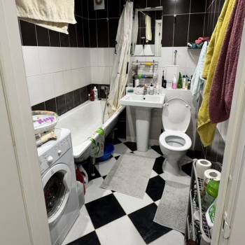 Продается 1-комнатная квартира, 43 м²