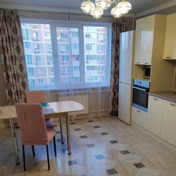 Сдается 2-х комнатная квартира, 65 м²