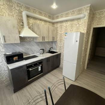 Сдается 1-комнатная квартира, 40 м²