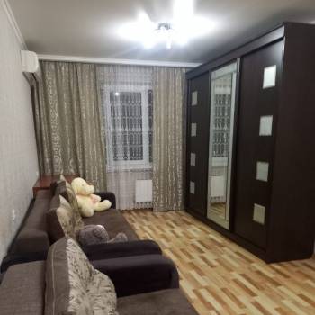 Сдается 1-комнатная квартира, 40 м²