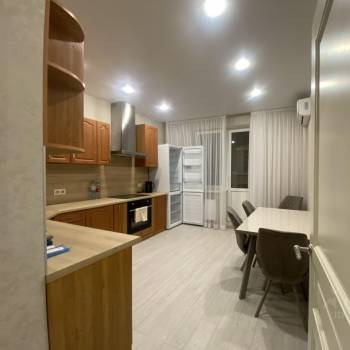 Сдается 1-комнатная квартира, 52 м²