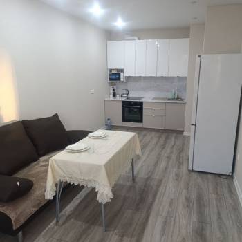 Сдается 1-комнатная квартира, 42 м²