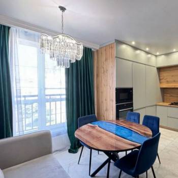 Сдается 2-х комнатная квартира, 75 м²