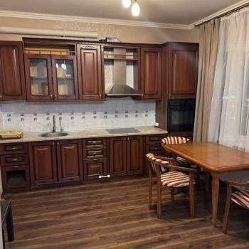 Сдается 2-х комнатная квартира, 80 м²