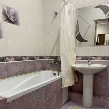 Сдается 1-комнатная квартира, 55 м²