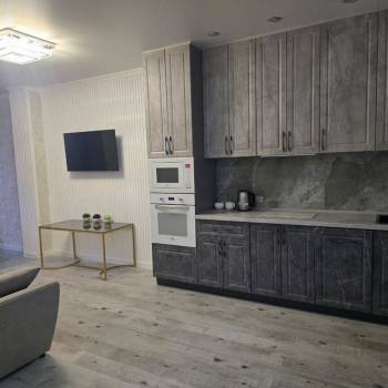 Продается 1-комнатная квартира, 42 м²