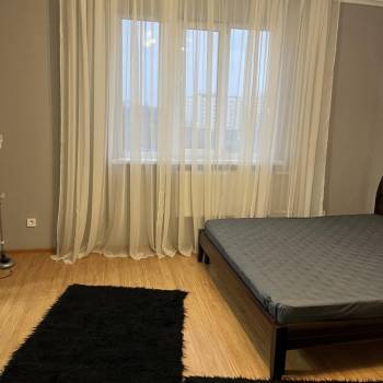 Сдается 1-комнатная квартира, 54 м²