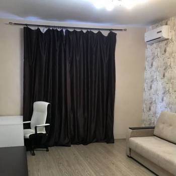 Сдается 1-комнатная квартира, 50 м²