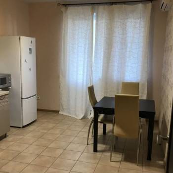 Сдается 1-комнатная квартира, 50 м²