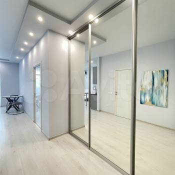 Продается 1-комнатная квартира, 53 м²