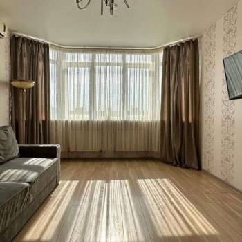 Сдается 2-х комнатная квартира, 70 м²