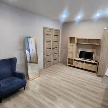 Продается 1-комнатная квартира, 32 м²