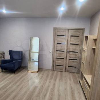 Продается 1-комнатная квартира, 32 м²