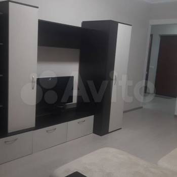 Сдается 1-комнатная квартира, 42 м²