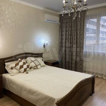 Сдается 1-комнатная квартира, 55 м²