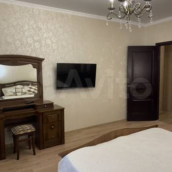 Сдается 1-комнатная квартира, 55 м²