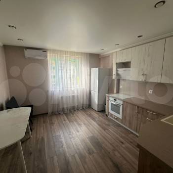 Сдается 1-комнатная квартира, 40 м²