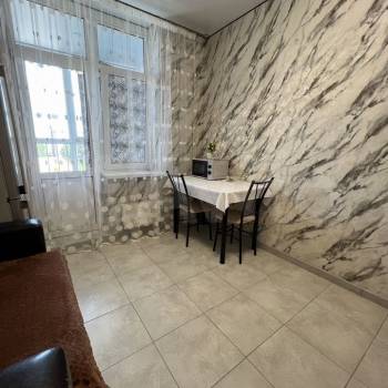 Сдается 1-комнатная квартира, 42 м²