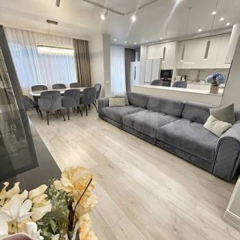 Продается Многокомнатная квартира, 130 м²