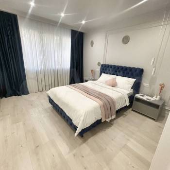 Продается Многокомнатная квартира, 130 м²