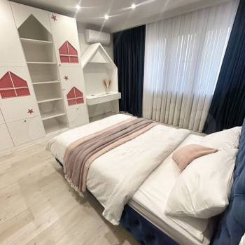 Продается Многокомнатная квартира, 130 м²