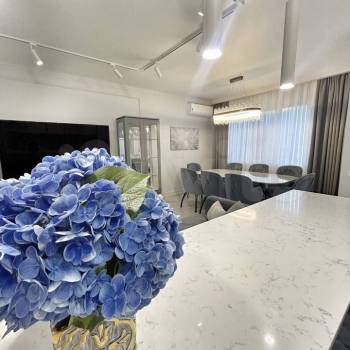 Продается Многокомнатная квартира, 130 м²