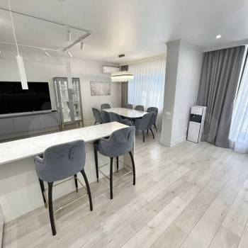 Продается Многокомнатная квартира, 130 м²