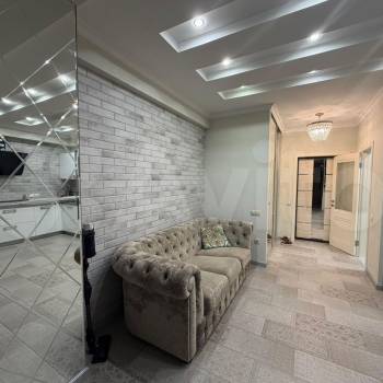 Продается 1-комнатная квартира, 52 м²