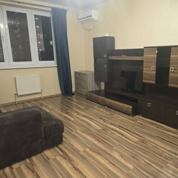 Продается 1-комнатная квартира, 50 м²