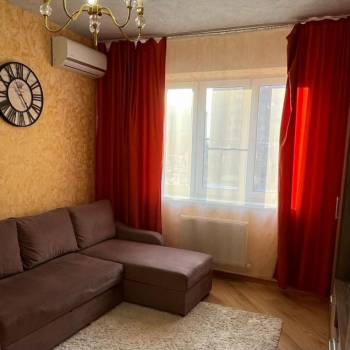 Сдается 1-комнатная квартира, 38 м²