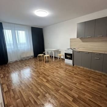 Сдается Многокомнатная квартира, 90 м²