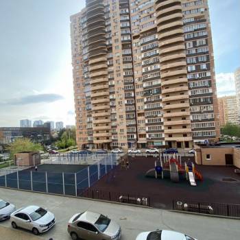 Сдается 1-комнатная квартира, 42 м²