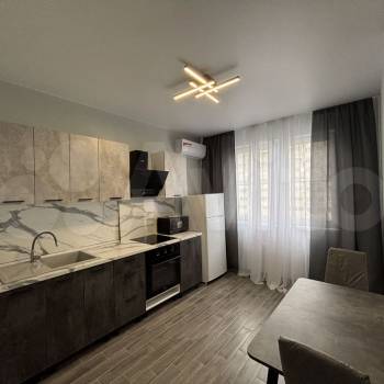 Сдается 1-комнатная квартира, 40 м²