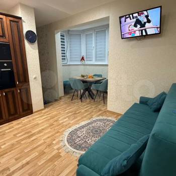 Продается 3-х комнатная квартира, 200 м²