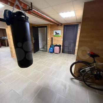 Продается 3-х комнатная квартира, 200 м²