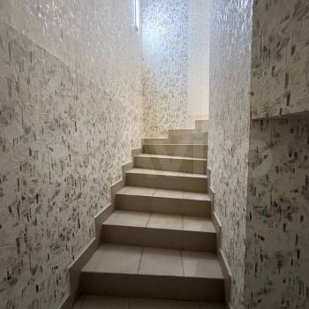 Продается 3-х комнатная квартира, 200 м²