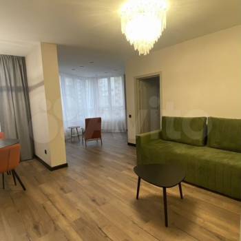 Сдается 2-х комнатная квартира, 79 м²