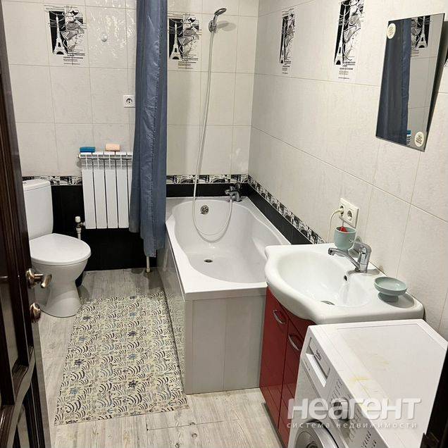 Сдам 2-комн. квартиру (ул. Коммунаров)