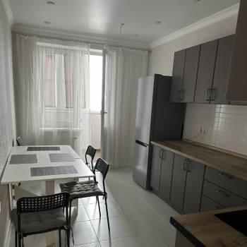 Сдается 1-комнатная квартира, 43 м²