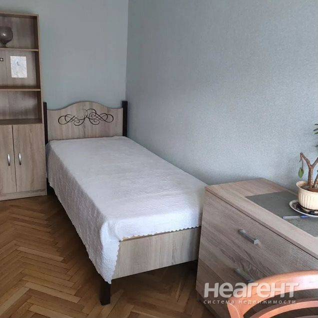 Продаю 3-х ком. квартиру, ЧМР, ул. Стасова