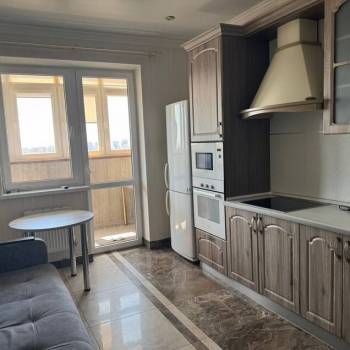 Сдается 1-комнатная квартира, 50 м²