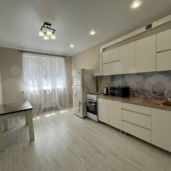 Сдается 1-комнатная квартира, 43 м²