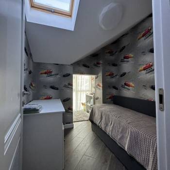 Продается 1-комнатная квартира, 100 м²