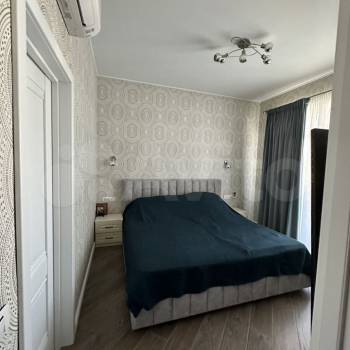 Продается 1-комнатная квартира, 100 м²