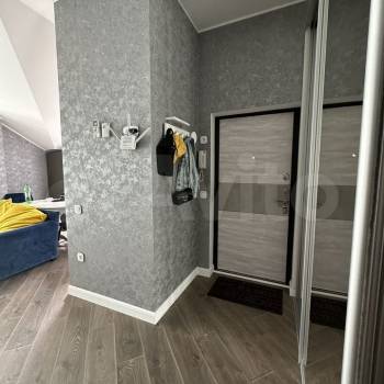 Продается 1-комнатная квартира, 100 м²