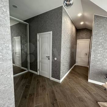 Продается 1-комнатная квартира, 100 м²