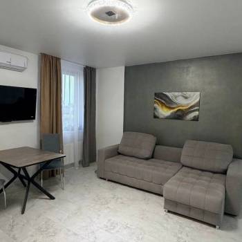 Сдается 1-комнатная квартира, 55 м²